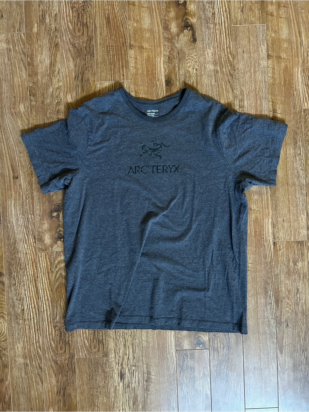 Arc'teryx Men’s Charcoal Logo Short-Sleeve Tee